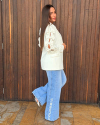 BY OPULENZA BLAZER BLANCO CON MOÑOS ￼
