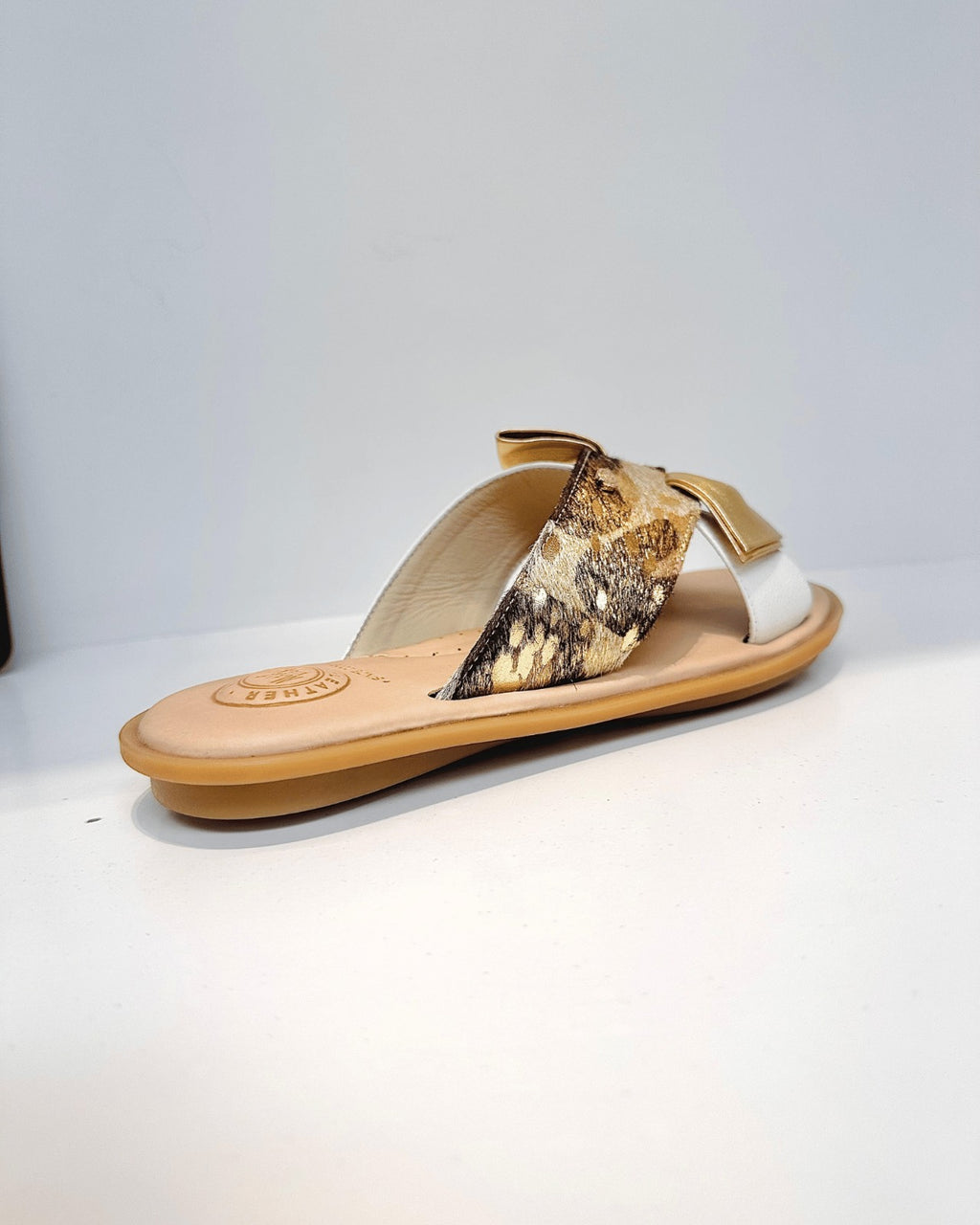 SANDALIA PLANA DIANI DORADO
