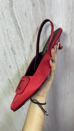 VAL367ROJ TACON SLINGBACK EN SEDA ROJO