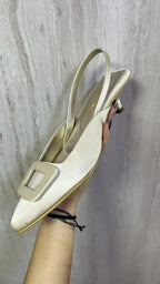 VAL367DOR TACON SLINGBACK EN SEDA DORADO
